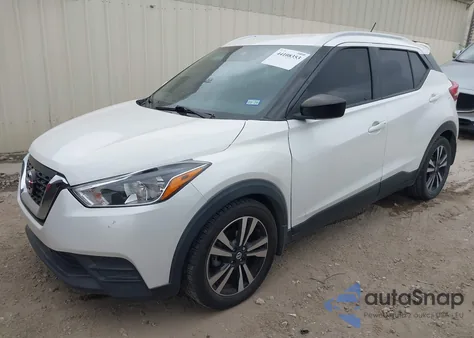 2020 Nissan Kicks Sv Xtronic Cvt z USA, uszkodzony, nr VIN 3N1CP5CV2LL495146